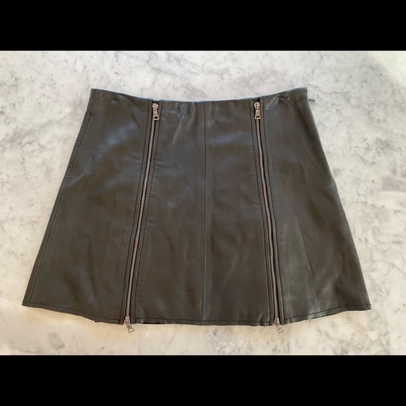 BCBGMAXAZRIA leather mini skirt, size XS - Picture 8 of 10